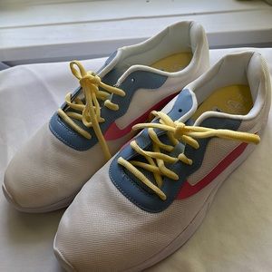 Athletic Works 11W Womens Sneaker